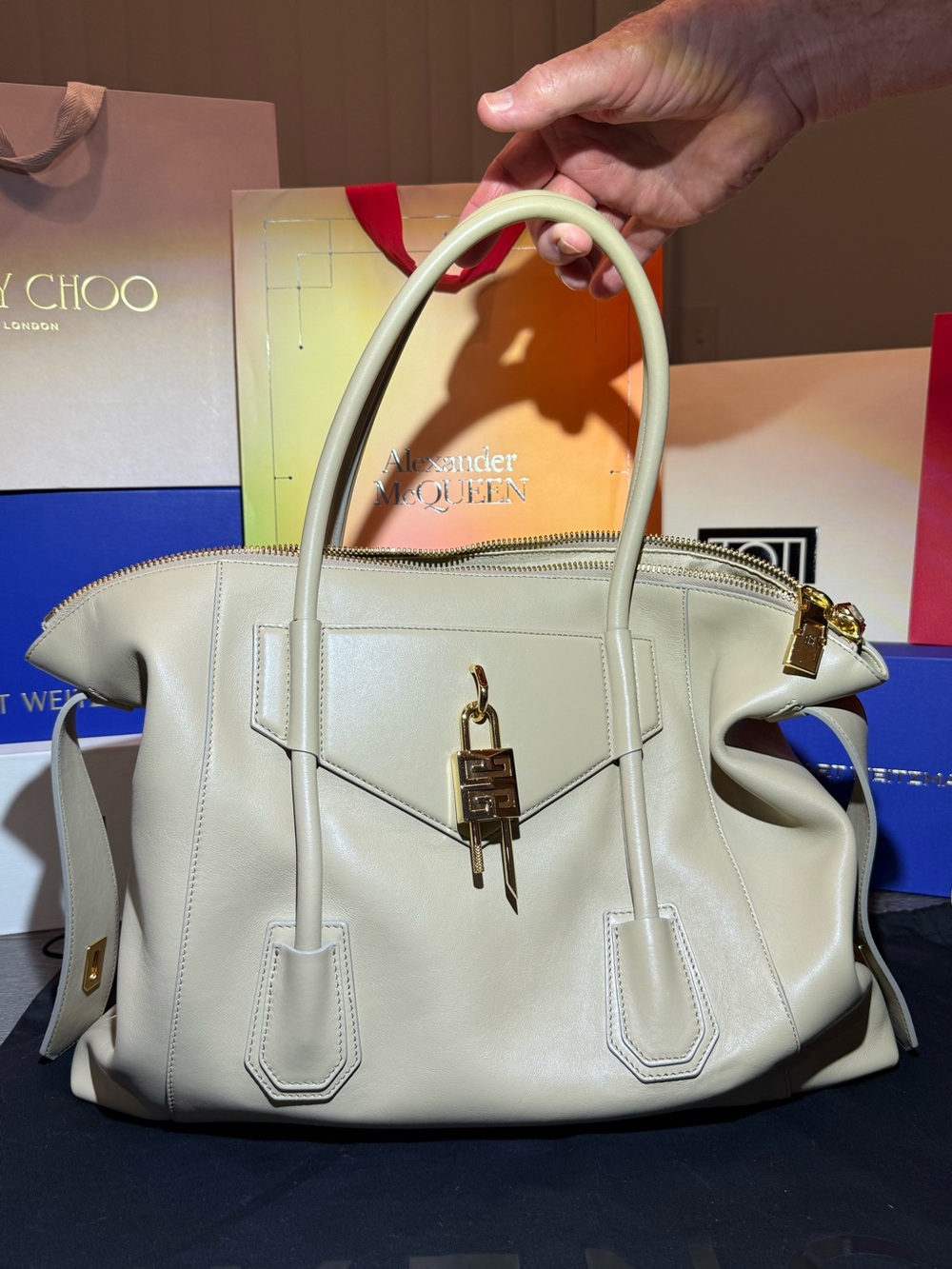 Givenchy Large Antigona Tote - Picture 3 of 14